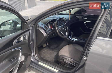 Седан Opel Insignia 2010 в 