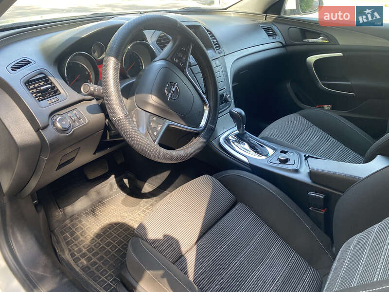 Универсал Opel Insignia 2013 в Киеве