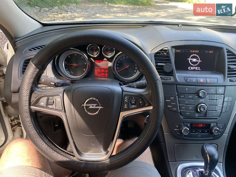 Универсал Opel Insignia 2013 в Киеве