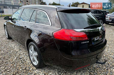 Универсал Opel Insignia 2011 в 