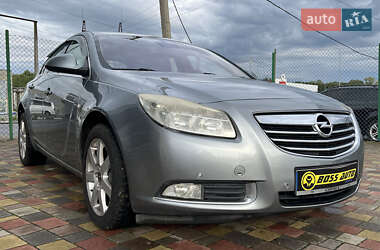 Седан Opel Insignia 2010 в Стрию