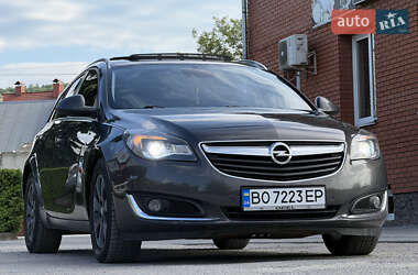 Универсал Opel Insignia 2015 в 