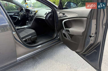 Универсал Opel Insignia 2015 в 