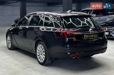 Универсал Opel Insignia 2016 в 