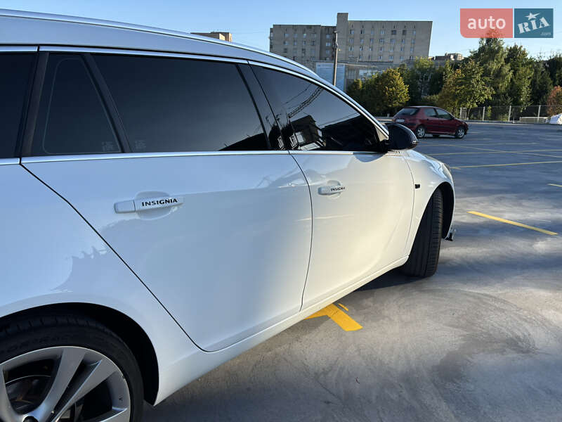 Універсал Opel Insignia 2016 в Гусятині