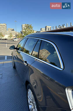 Универсал Opel Insignia 2010 в 