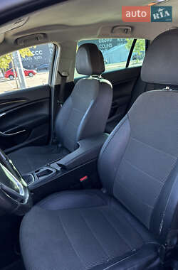 Универсал Opel Insignia 2010 в 