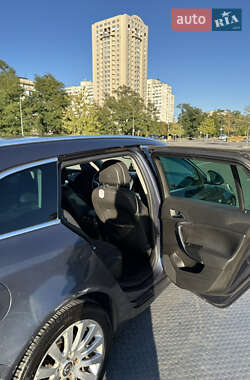 Универсал Opel Insignia 2010 в 