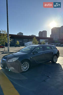 Универсал Opel Insignia 2010 в 