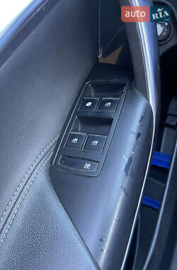 Универсал Opel Insignia 2010 в 