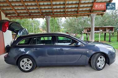 Универсал Opel Insignia 2010 в 