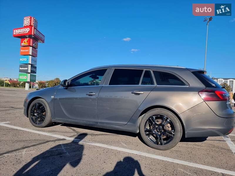 Универсал Opel Insignia 2015 в Ровно