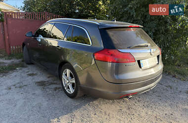 Универсал Opel Insignia 2011 в 