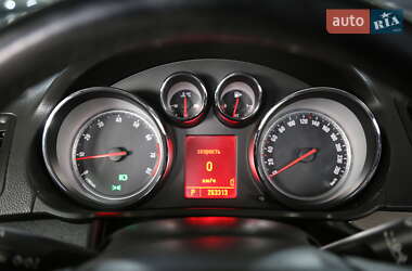 Седан Opel Insignia 2009 в  фото 16 Седан Opel Insignia 2009 в