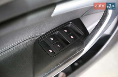 Седан Opel Insignia 2009 в  фото 23 Седан Opel Insignia 2009 в