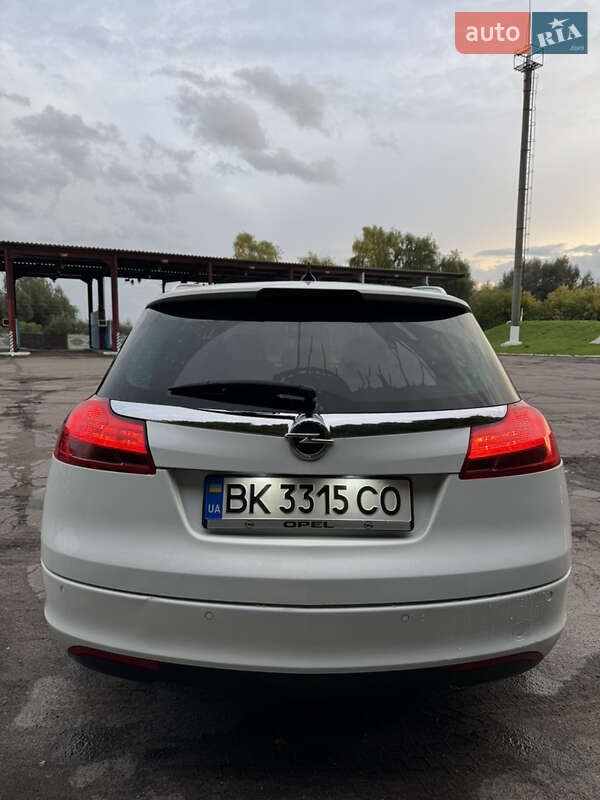 Универсал Opel Insignia 2011 в Ровно