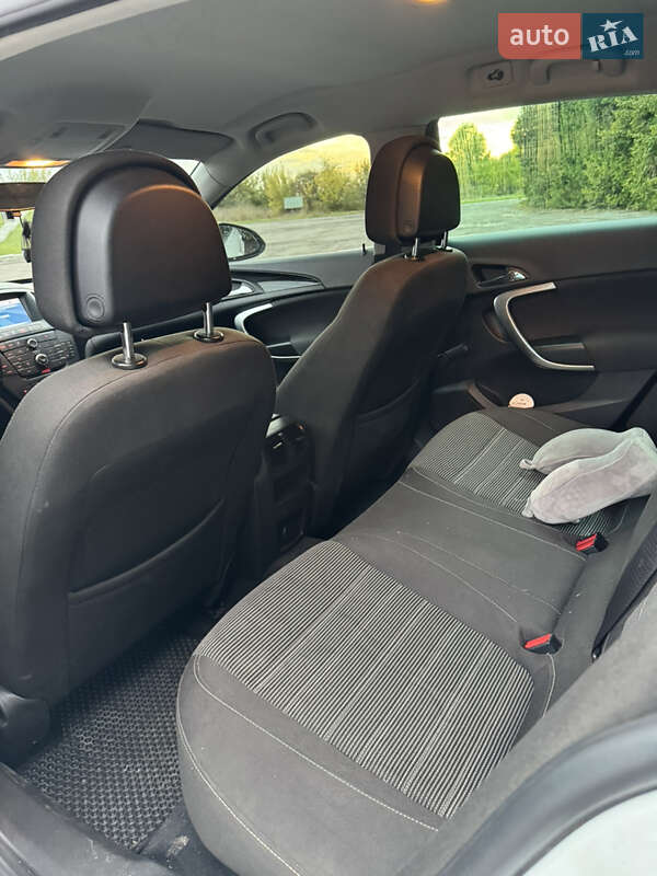 Универсал Opel Insignia 2011 в Ровно