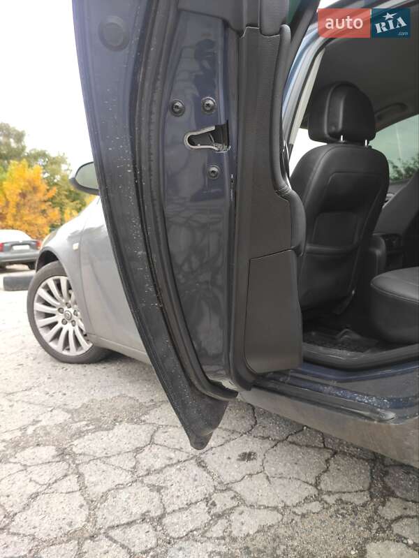 Універсал Opel Insignia 2009 в Краснограді фото 25 Універсал Opel Insignia 2009 в Краснограді