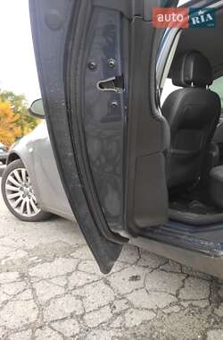 Универсал Opel Insignia 2009 в 