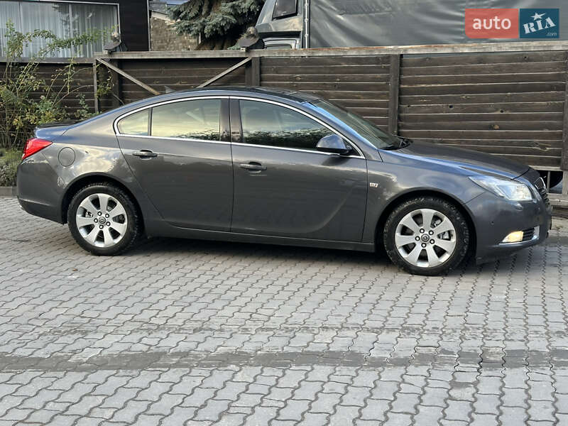 Седан Opel Insignia 2012 в Тернополе