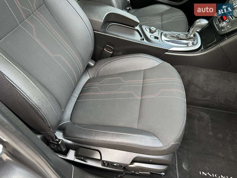 Седан Opel Insignia 2012 в Тернополе