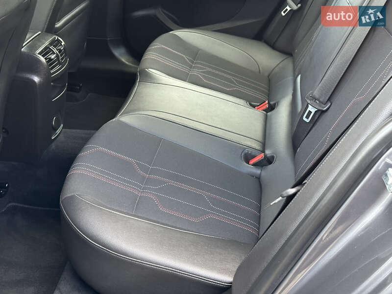 Седан Opel Insignia 2012 в Тернополе