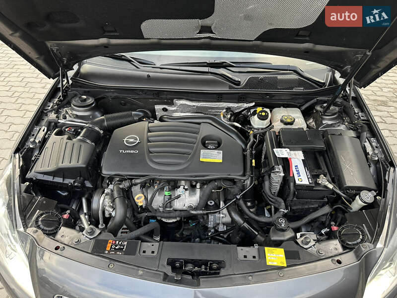 Седан Opel Insignia 2012 в Тернополе
