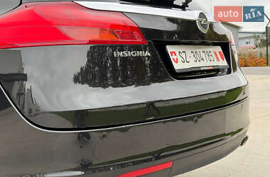 Универсал Opel Insignia 2012 в 