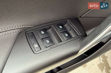 Универсал Opel Insignia 2012 в 