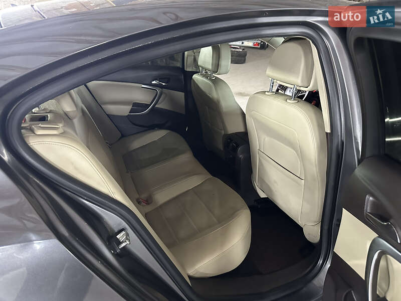 Лифтбек Opel Insignia 2010 в Тульчине