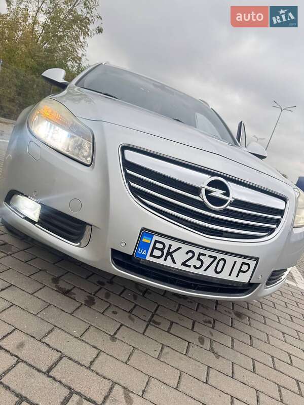 Універсал Opel Insignia 2010 в Дубні