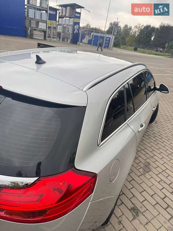 Універсал Opel Insignia 2010 в Дубні