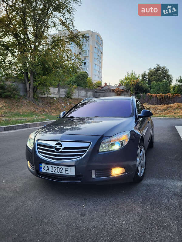 Универсал Opel Insignia 2010 в Чернигове