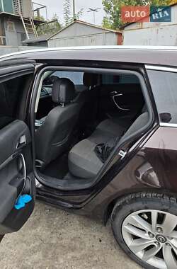 Универсал Opel Insignia 2013 в 
