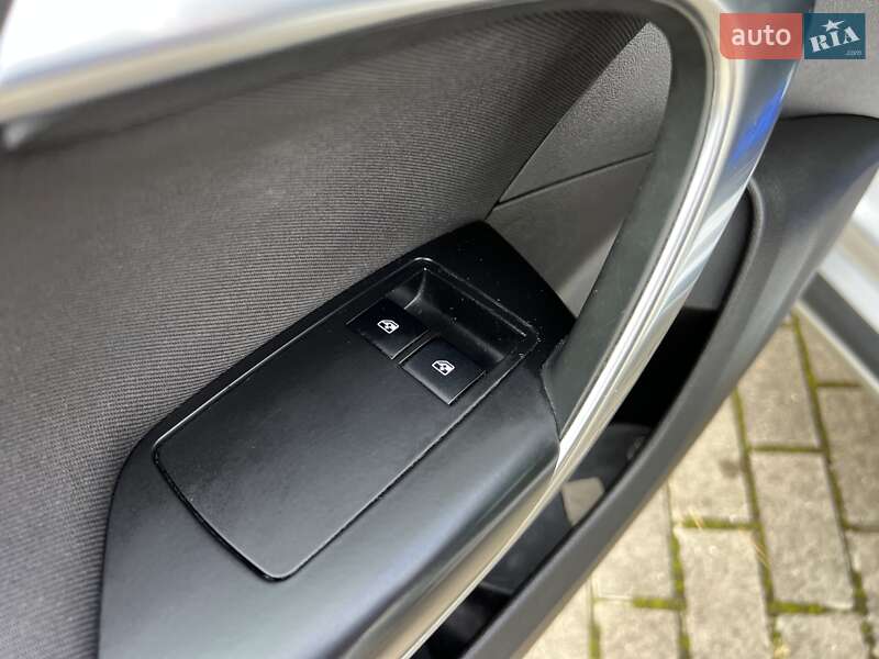Универсал Opel Insignia 2011 в Львове