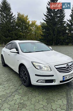 Седан Opel Insignia 2010 в Львові