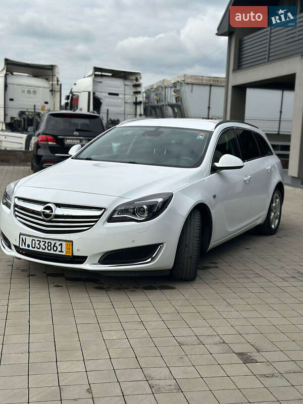 Универсал Opel Insignia 2015 в Иршаве