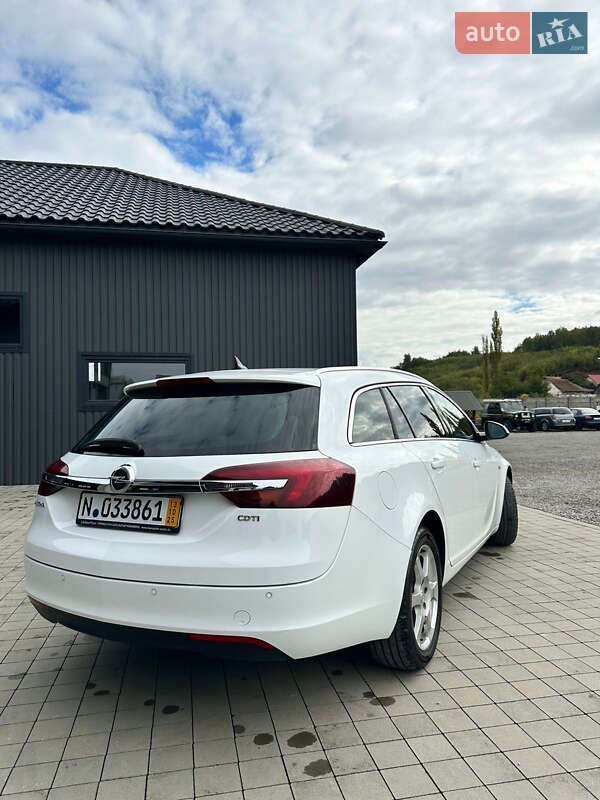 Универсал Opel Insignia 2015 в Иршаве