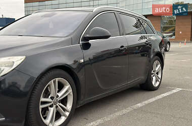 Универсал Opel Insignia 2010 в 