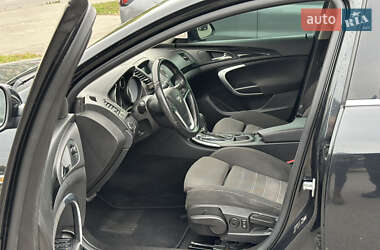 Универсал Opel Insignia 2010 в 