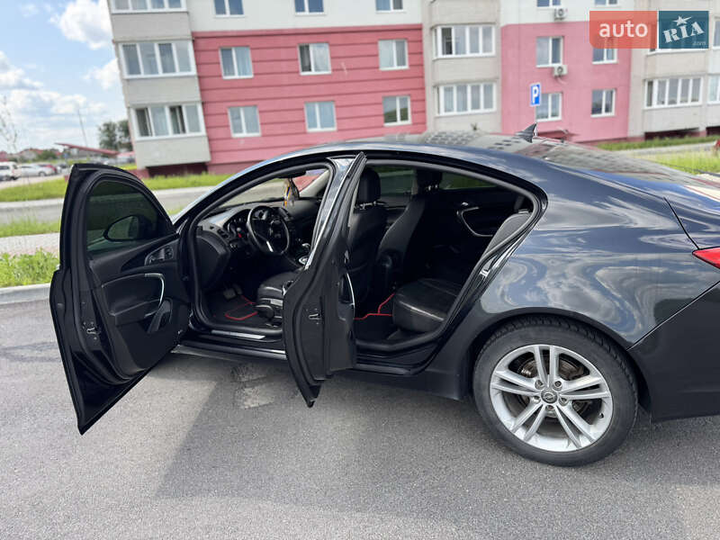 Седан Opel Insignia 2012 в Виннице