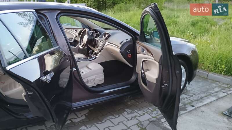 Универсал Opel Insignia 2012 в Самборе