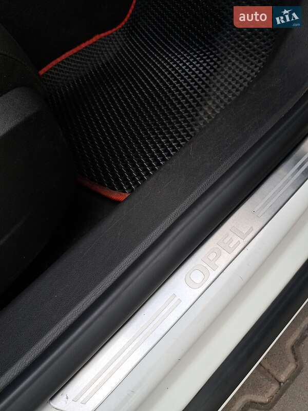Універсал Opel Insignia 2012 в Кривому Розі