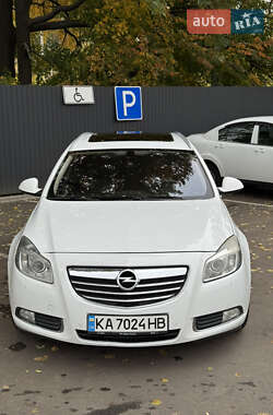 Универсал Opel Insignia 2010 в 