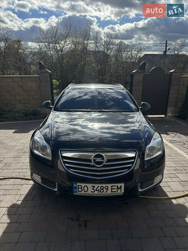 Універсал Opel Insignia 2011 в Тернополі