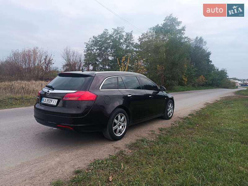 Универсал Opel Insignia 2011 в Бершади