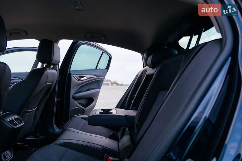Ліфтбек Opel Insignia 2019 в Тернополі