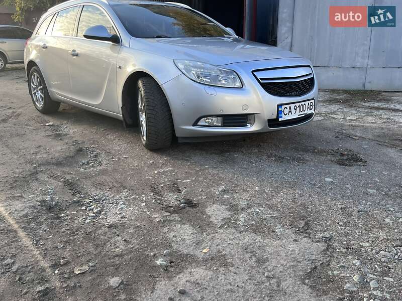 Універсал Opel Insignia 2010 в Черкасах