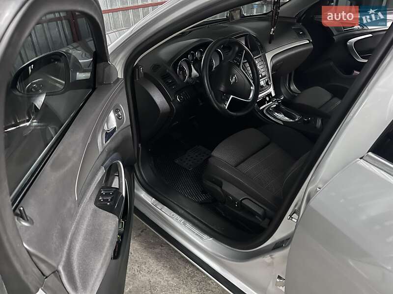 Універсал Opel Insignia 2010 в Черкасах