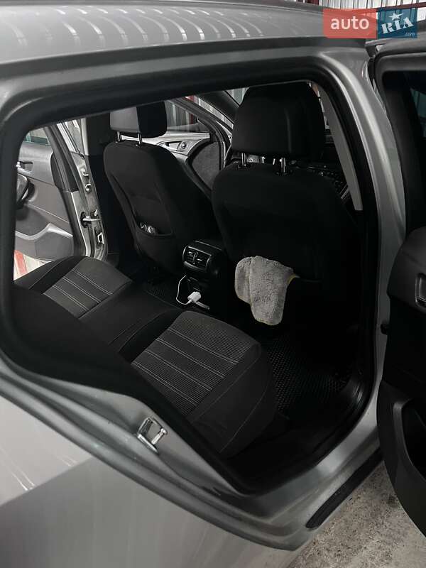 Універсал Opel Insignia 2010 в Черкасах